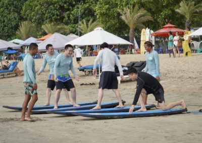 Friends surf session semi private; surf lesson bali 8Surfschool